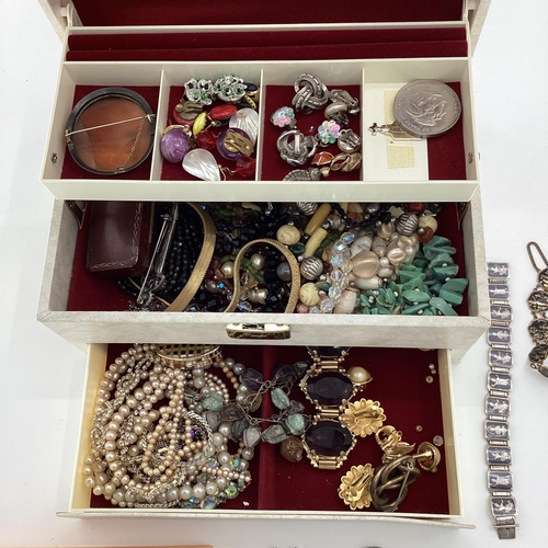 103 - Large collection of costume jewellery to include Scottish Hardstone examples, Marcasite and Victoria... 