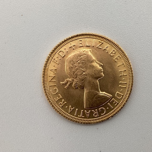 105 - Elizabeth II gold sovereign dated 1968, 8g,