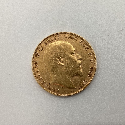 112 - Edwardian gold Sovereign dated 1904, 8.02grams