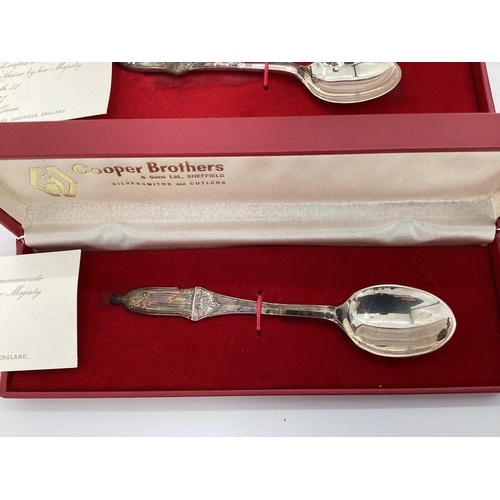 123 - Collection of sterling silver items to include Rose bowl, 3 boxed Jubilee spoons, and a sterling sil... 