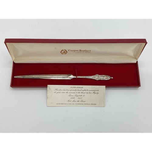 125 - Queen Elizabeth II Silver Jubilee boxed Sterling silver letter opening by Cooper Brothers of Sheffie... 