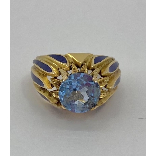 127 - 18ct gold enamel pale blue Spinel ring, central round cut cornflower spinel in a 4 prong setting wit... 