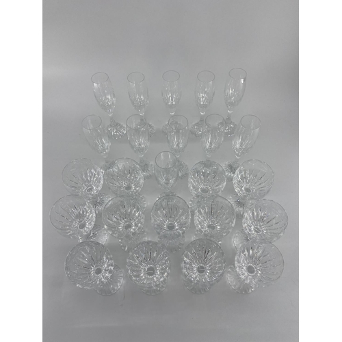 164 - Baccarat glass, a quantity of good C20th glassware to include 11 Champagne flutes, 13 Red wine glass... 