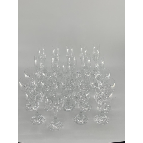 164 - Baccarat glass, a quantity of good C20th glassware to include 11 Champagne flutes, 13 Red wine glass... 