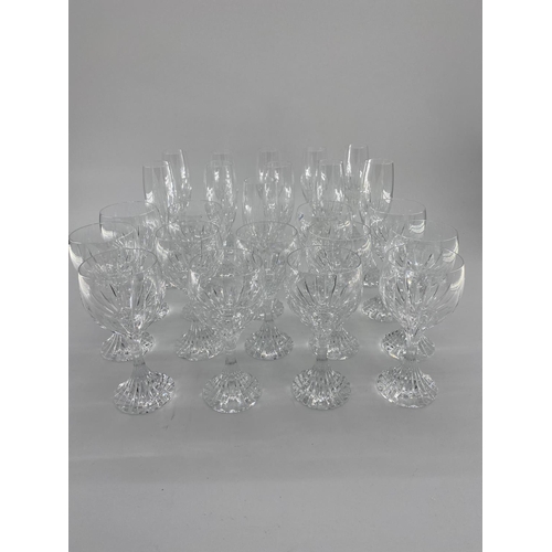 164 - Baccarat glass, a quantity of good C20th glassware to include 11 Champagne flutes, 13 Red wine glass... 