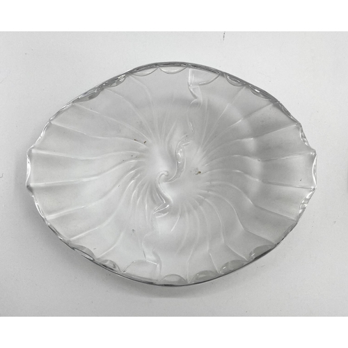 208 - A pair of Lalique frosted glass bowls circa 1990 etched to base Lalique France, 21.5 x 18 x 6.5cm (t... 