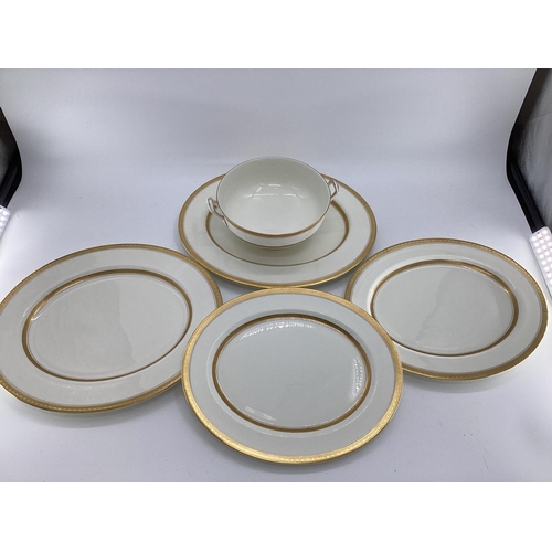 229 - A very good part set of Royal Worcester Coronet Fine Bone China, very very minor wear,  approx 22 di... 