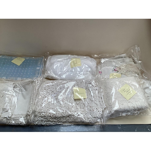 278 - Quantity of Linen, see images