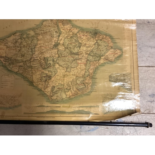 434 - A tourist map of Korea and an old map of the Isle of Wight