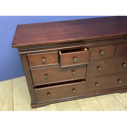 492 - A useful modern chest of 8 drawers, and a matching desk, some very minor wear, but generally good fu... 