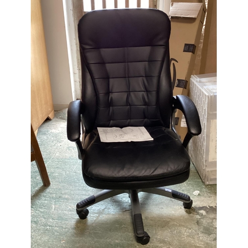 578 - A modern leather office chair, in good condition, and 2 modern bar stools etc