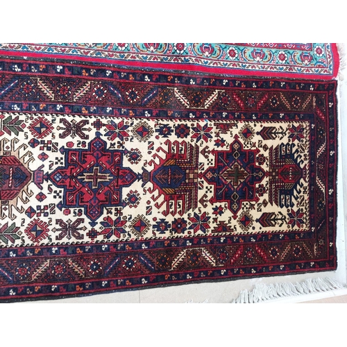 639 - Long Heriz Runner - Persia�Size. 5.50 x 0.90 metres - 18�1 x 2�9 feet�