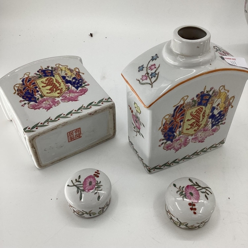 111 - A quantity of modern decorative China to include armorial style vases, ginger jars and moon flask; P... 