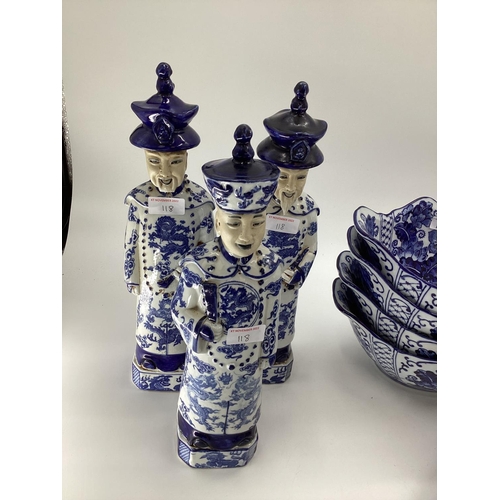 118 - Decorative Modern Blue and White China: 3 figures of Oriental men (damage to one chin), and a quanti... 