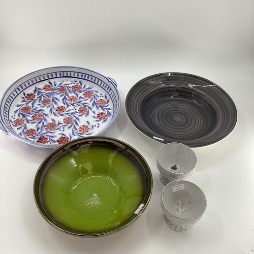 122 - A quantity of good decorative kitchen china to include large open platters, large open bowls, etc so... 