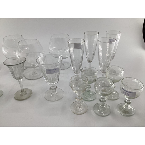 174 - 4 brandy balloons engraved racing scenes and 13 other port and sherry glasses