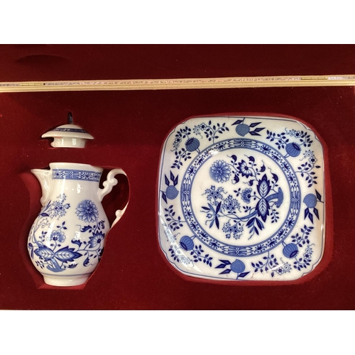 201 - A good set of blue and white china, ORIGINAL BOHEMIA, ZWIEBELMUSTER, made in CZECH R to include bowl... 