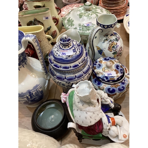 204 - Collection of mixed ceramics to include a Paragon dining service, large scallop shaped table centre ... 