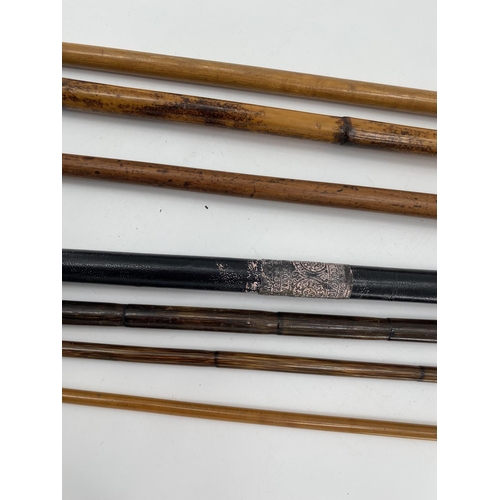 232 - A quantity of walking canes and swagger sticks