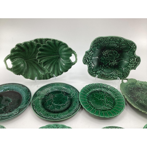 280 - A quantity of green lustre Wedgwood and other plates and dishes