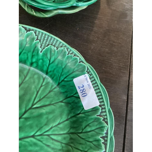 280 - A quantity of green lustre Wedgwood and other plates and dishes