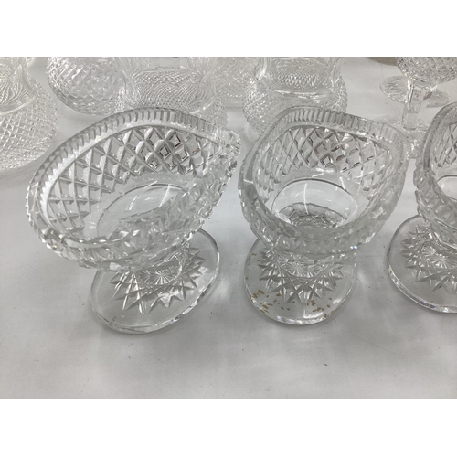 282 - A quantity of glasswares to include wine glasses, of various sizes, and bowls etc