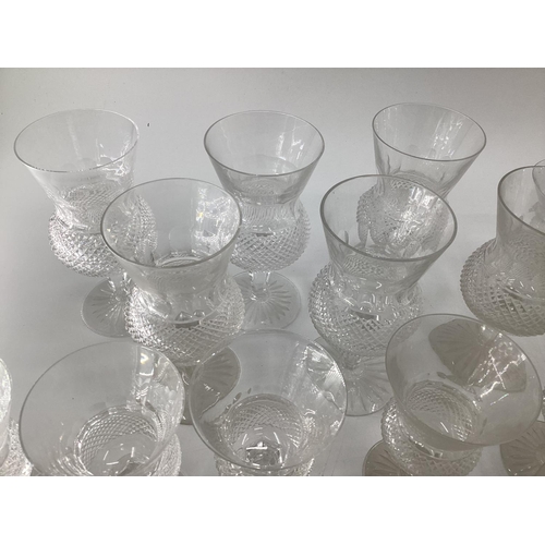 282 - A quantity of glasswares to include wine glasses, of various sizes, and bowls etc