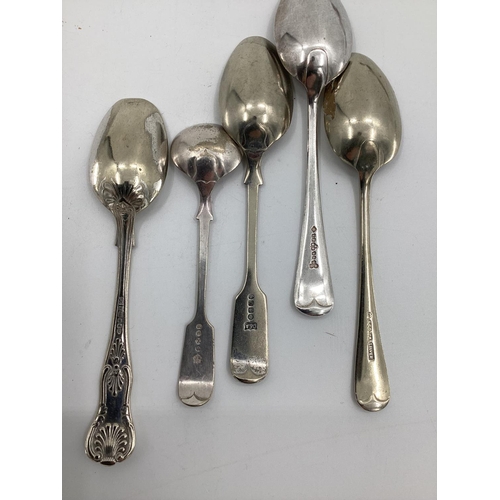 42 - A collection of unmarked white metal and silver plated items to include fish sauce pickle fork etc