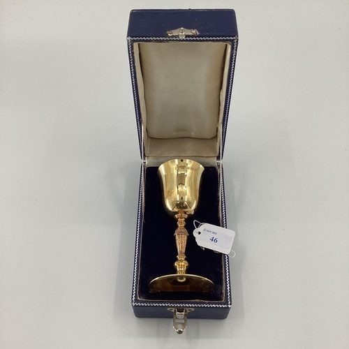 46 - An 18ct gold, Irish, Decorative Goblet, with engraved stem and circular foot, 11cm(h), 287g, in pres... 