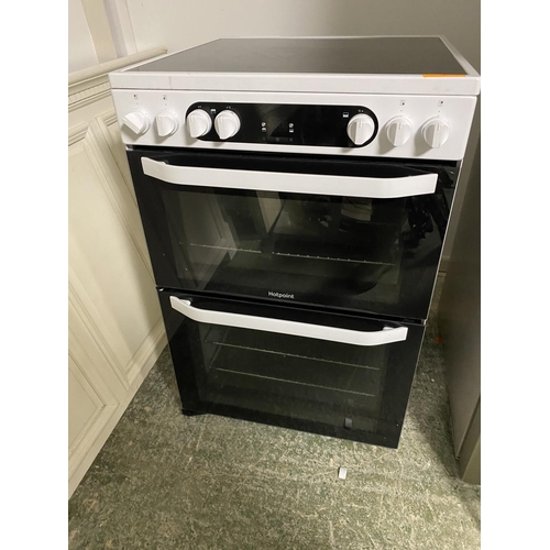 501 - Hotpoint cooker, with paperwork (auctioneer cannot guarantee working order of this lot, it is from a... 