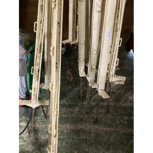 522 - Quantity of electric fencing tape, and white electric fencing posts, all as found