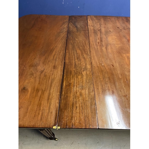 587 - Regency mahogany scissor action extending dining table, with leaves,   . Fully extended: approx  280... 