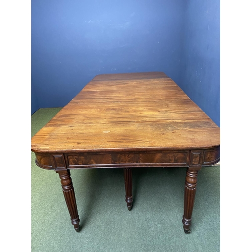 587 - Regency mahogany scissor action extending dining table, with leaves,   . Fully extended: approx  280... 