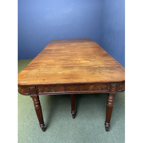 587 - Regency mahogany scissor action extending dining table, with leaves,   . Fully extended: approx  280... 