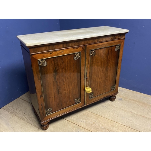 615 - A good Regency rosewood side cabinet with  adjustable shelves beneath a white marble top, 105cmL x 9... 