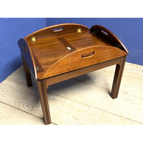 621 - A George III figured mahogany tray top commode, 64w x 85cmH  and a modern low tray top table on stan... 