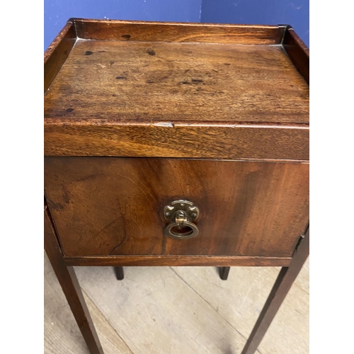 622 - A small mahogany side table, tapered legs, cupboard door to front 36 x 77Hcm