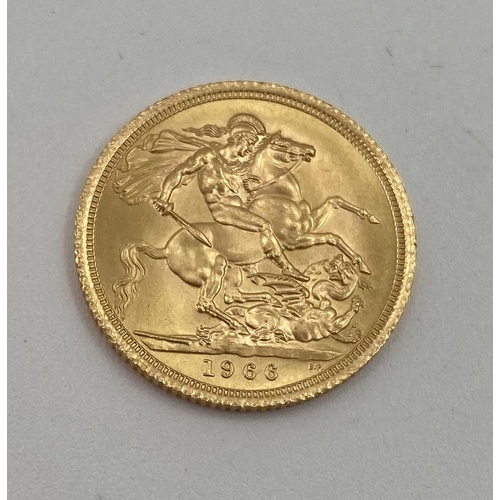 67 - An Elizabeth II gold sovereign dated 1966, 8.01g