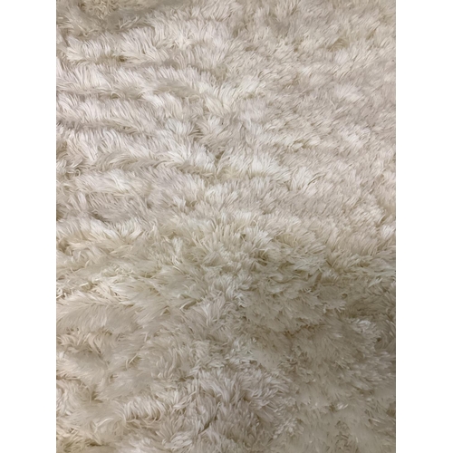 692 - Polar shaggy rug,  100% polyester deep pile, 160 x 23cm