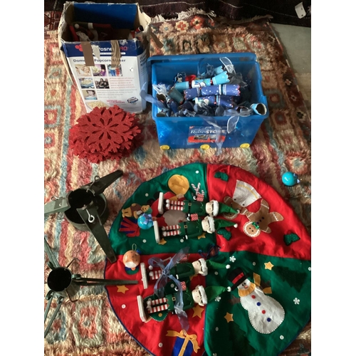 742 - CHRISTMAS: Qty of Christmas decorations, including Christmas tree decorations, tree skirt, 4 wooden ... 