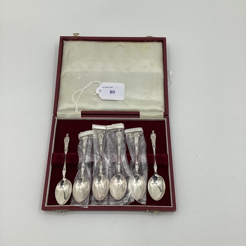 80 - A boxed set of 6 sterling silver tea spoons with apostle finials by Deakin & Francis, Birmingham 196... 