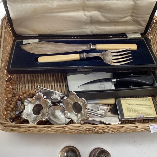 90 - A collection of silver plated/EPNS items to include a swing handled basket, teapot etc