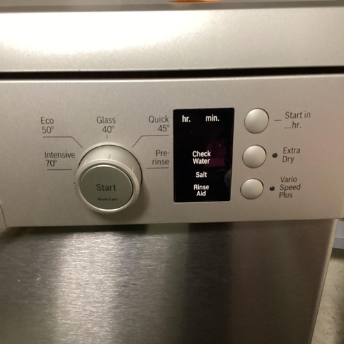 677 - A Bosche silent plus serie 2 - Dishwasher, was working with vendor, but Auctioneer cannot guarantee ... 