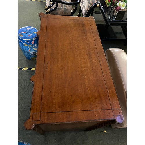 678 - Regency style mahogany kneehole dressing table/desk, one long drawer over 3 short drawers to each pe... 