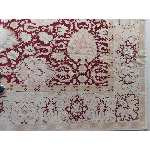 715 - Fine contemporary Agra carpet - India�Size. 3.66 x 2.74 metres