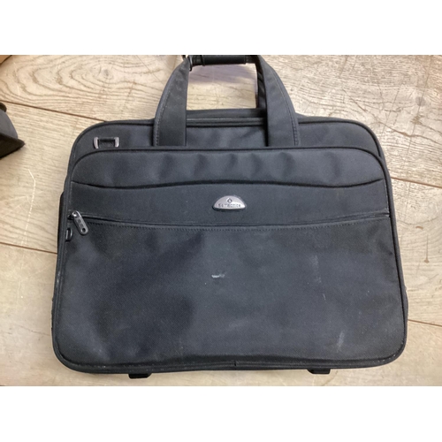 116 - Various laptop bags and leather handbags, all as found, in used condition