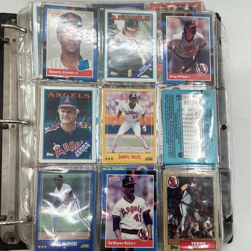 129 - Large collection of C20th American Baseball cards, and a boxed dug out collectors card storage box