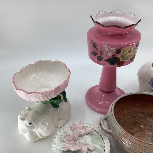 279 - A quantity of decorative bathroom and other china, and shells