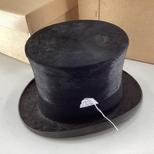 335 - A Top Hat by James Lock,  and a double top hat box, by Lock. 
Internal measurement inside front to b... 