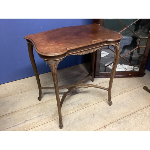 482 - Quantity of furniture: Mahogany glazed corner cabinet, with a pie crust occasional table, and anothe... 